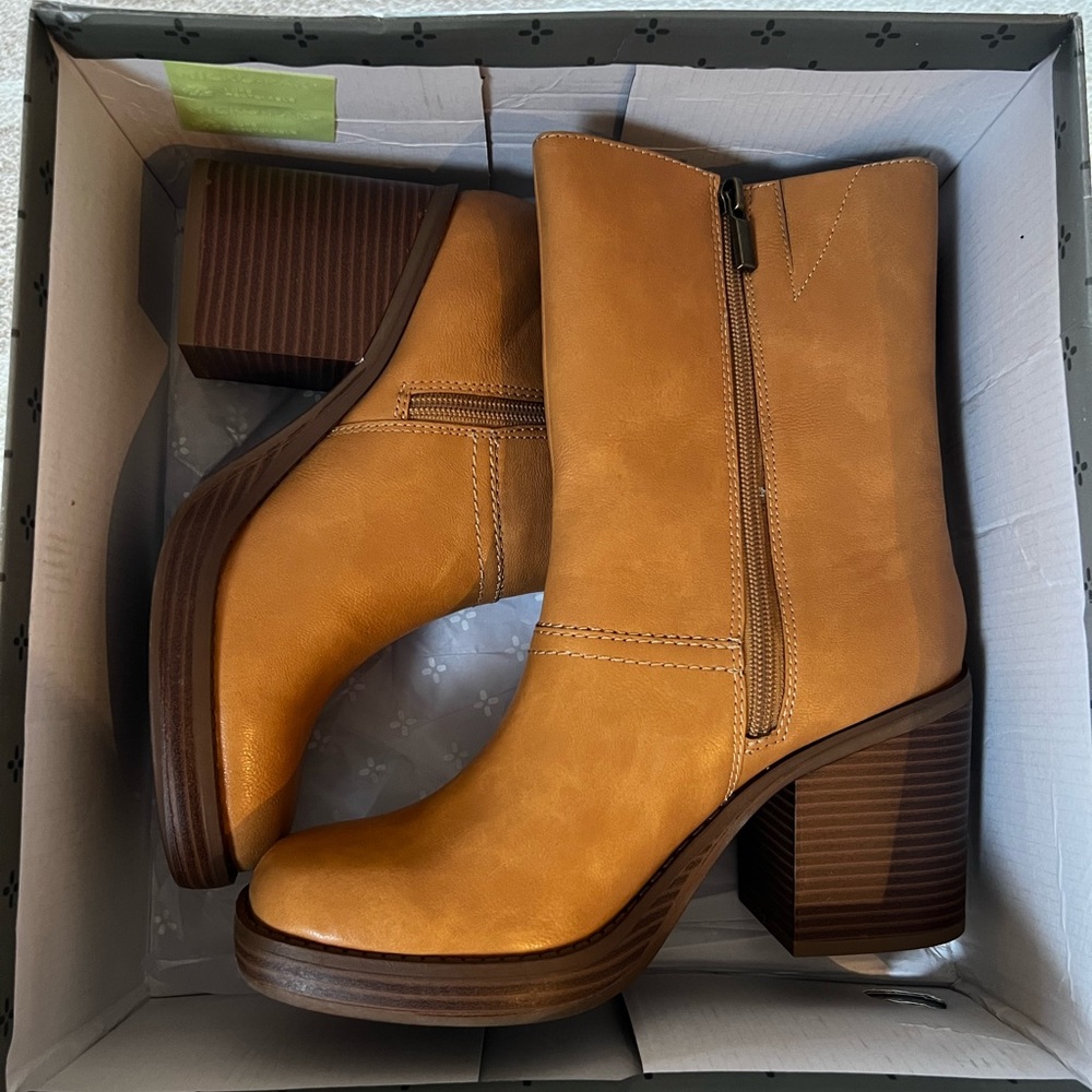 Sun + Stone Boots